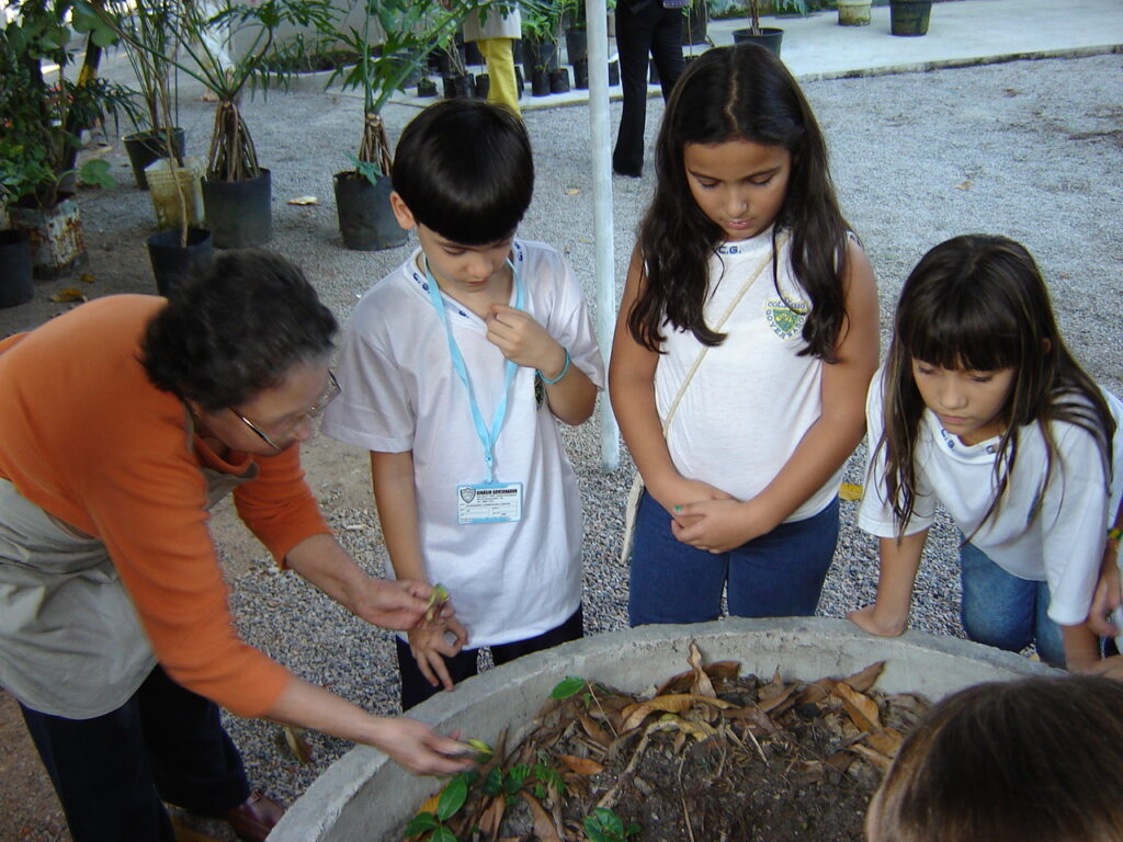 Compostagem no Jardim Didático.